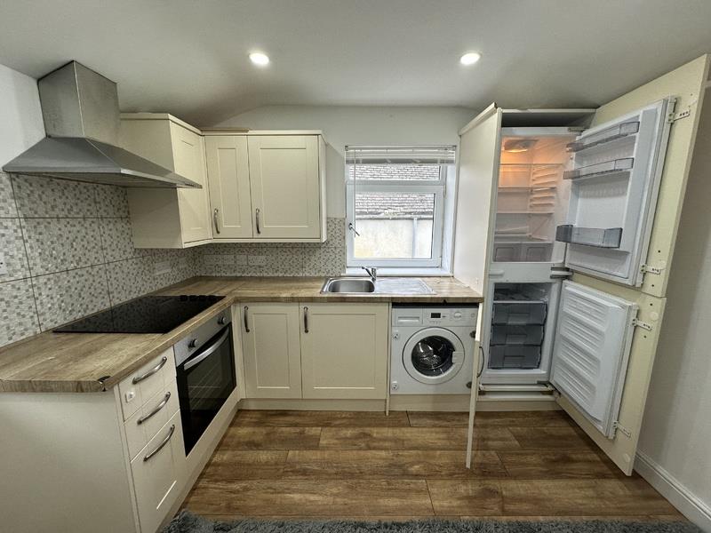 2 bed property in Clifton Street, Roath